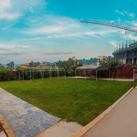 Shangri-la Hotel Muyenga Bugolobi Bagian luar foto