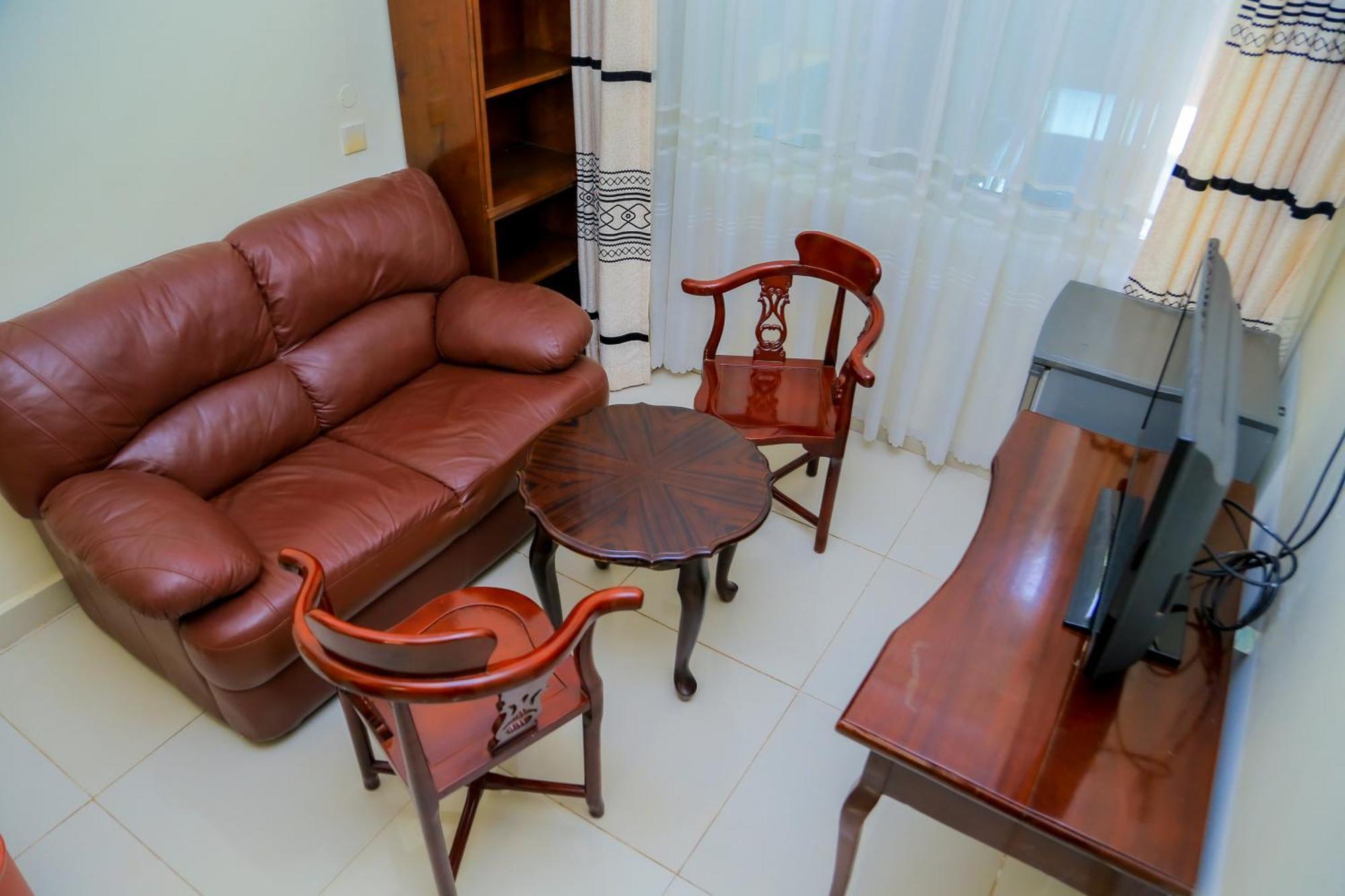 Shangri-la Hotel Muyenga Bugolobi Bagian luar foto