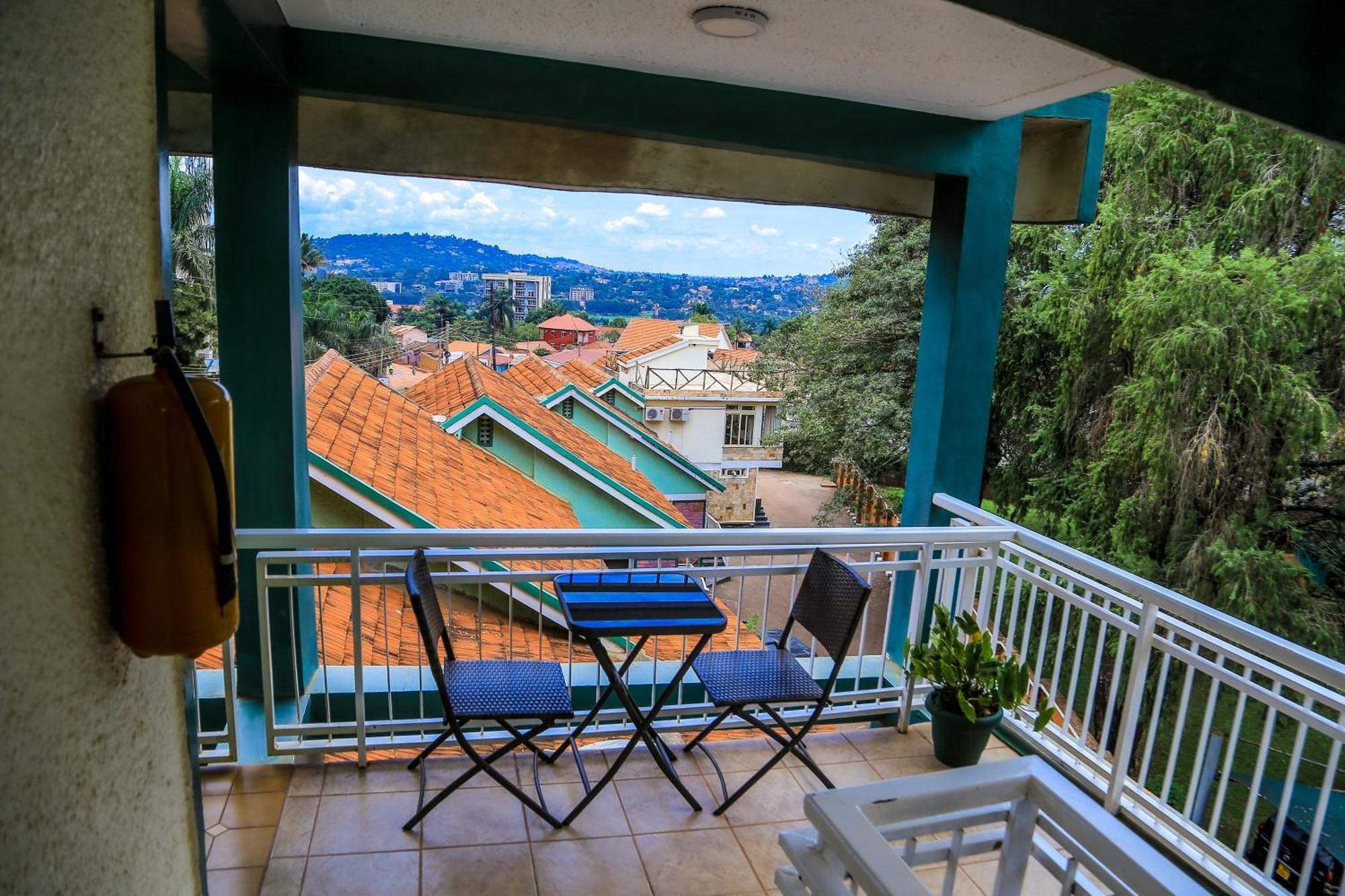 Shangri-la Hotel Muyenga Bugolobi Bagian luar foto