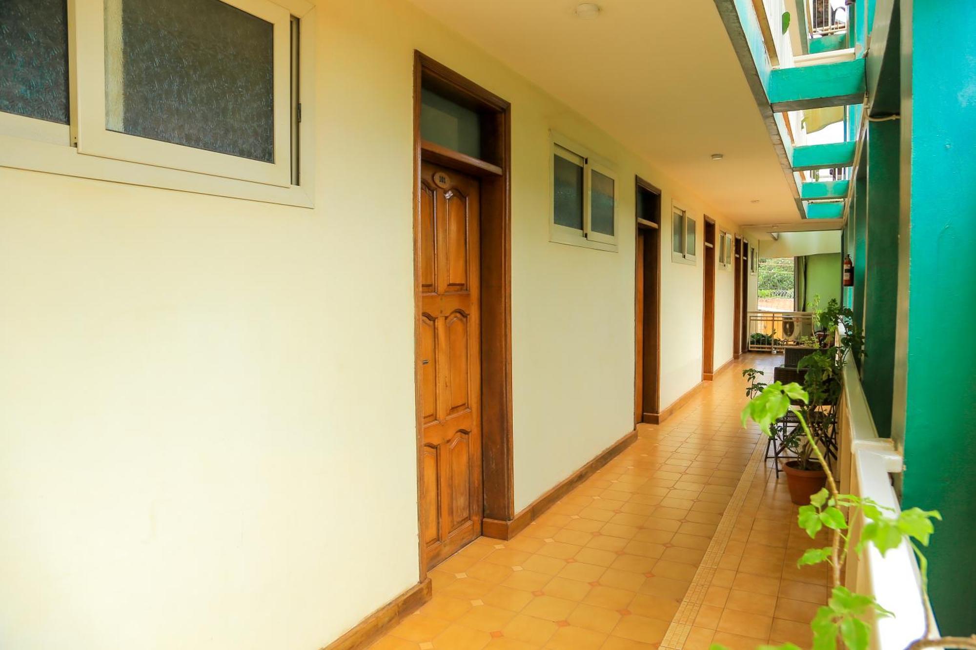 Shangri-la Hotel Muyenga Bugolobi Bagian luar foto