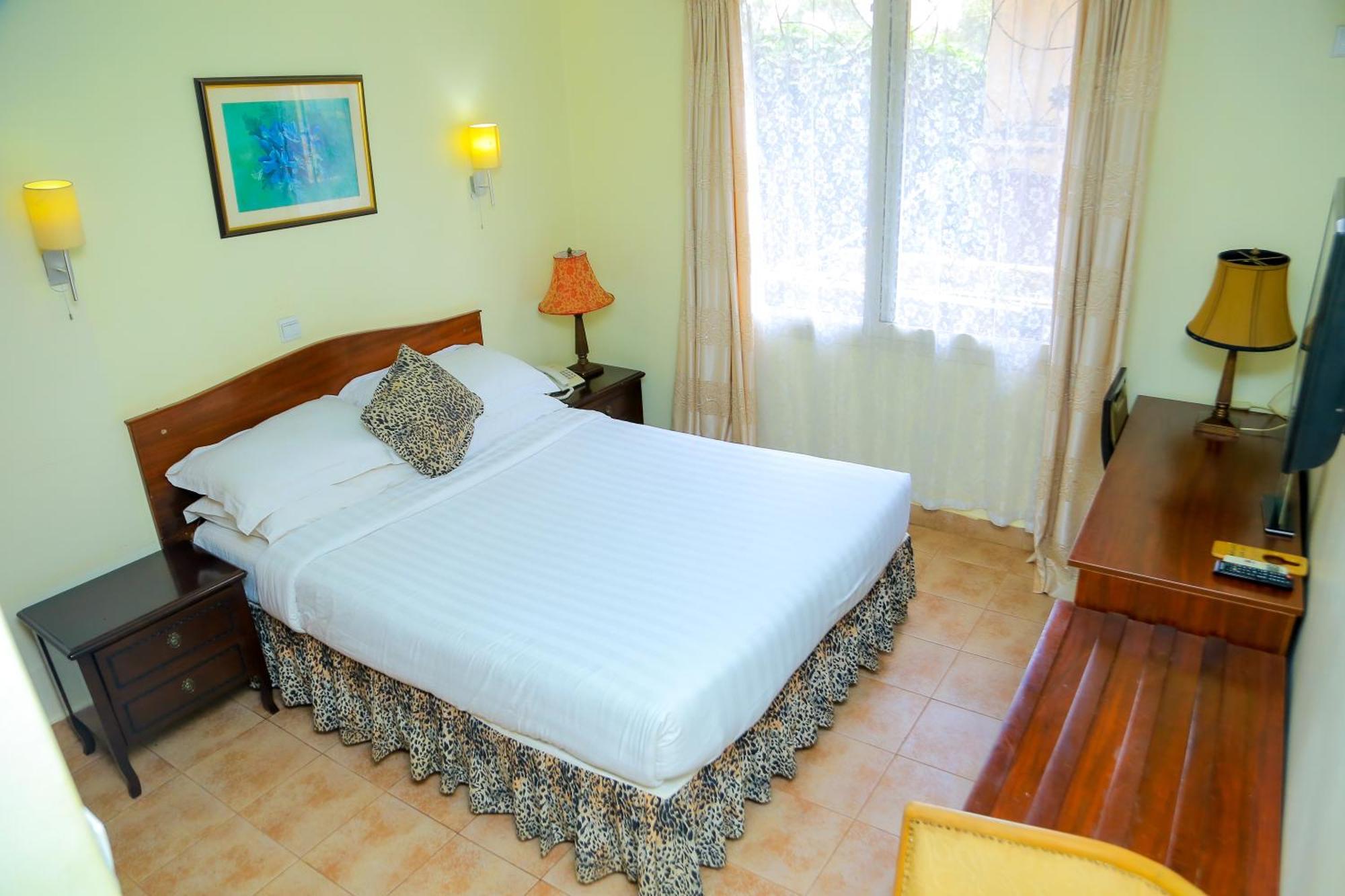 Shangri-la Hotel Muyenga Bugolobi Bagian luar foto