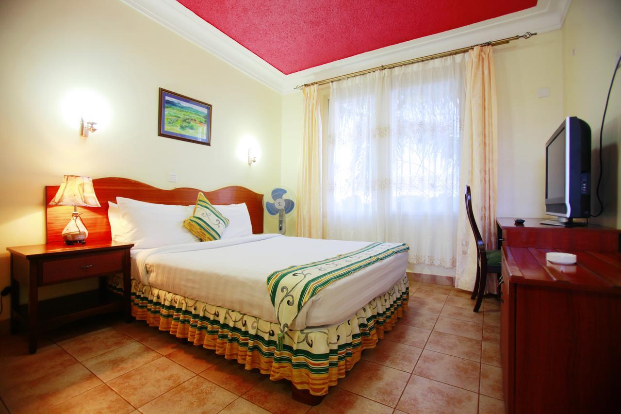 Shangri-la Hotel Muyenga Bugolobi Bagian luar foto